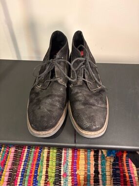 Men's Black Suede Lace-Up Chukka Boots
